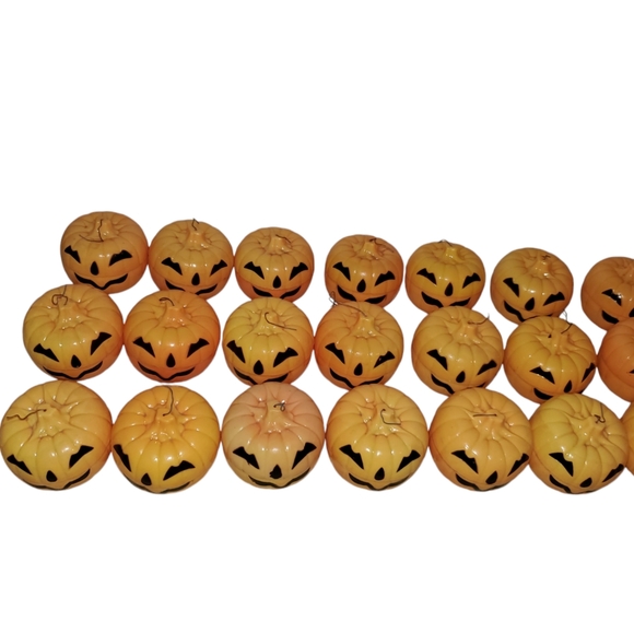 1995 Spearhead plastic Jack-ó-Lantern candy containers - Picture 3 of 5